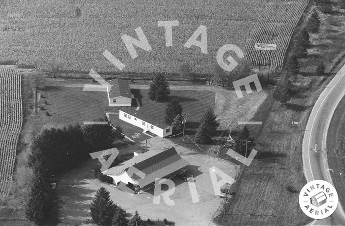 Stuckeys - Chelsea - 50 S Fletcher Rd (newer photo)